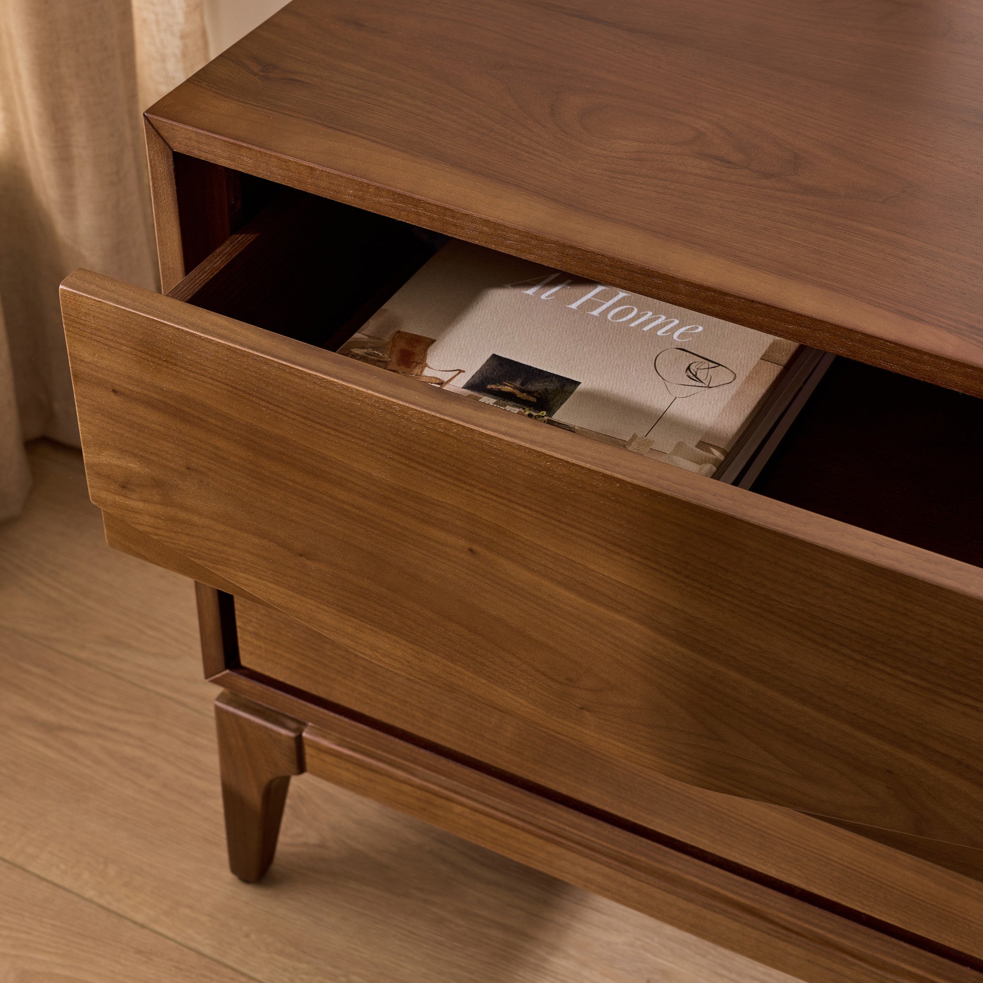 Napoli - 6-Drawer Dresser - Walnut