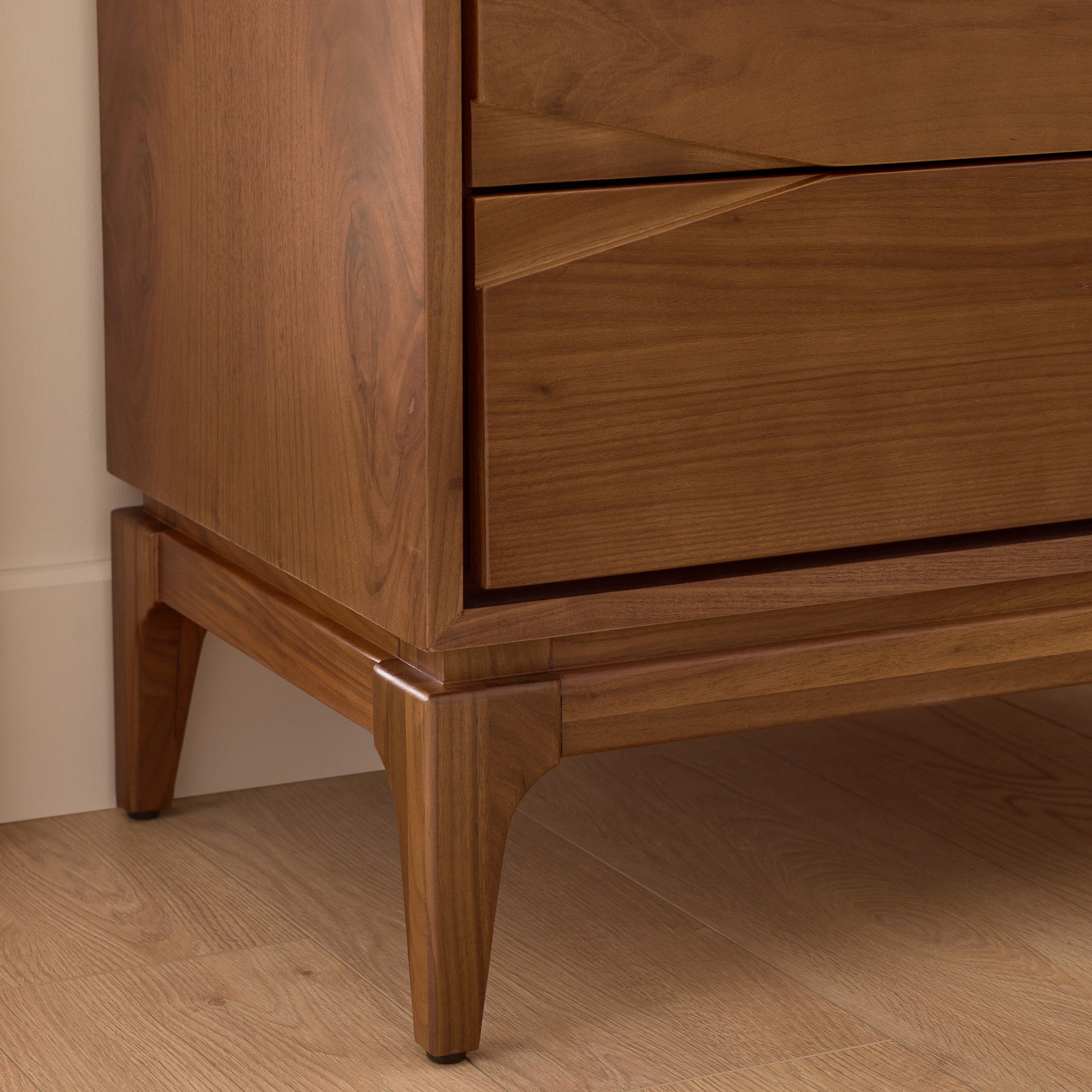 Napoli - 6-Drawer Dresser - Walnut