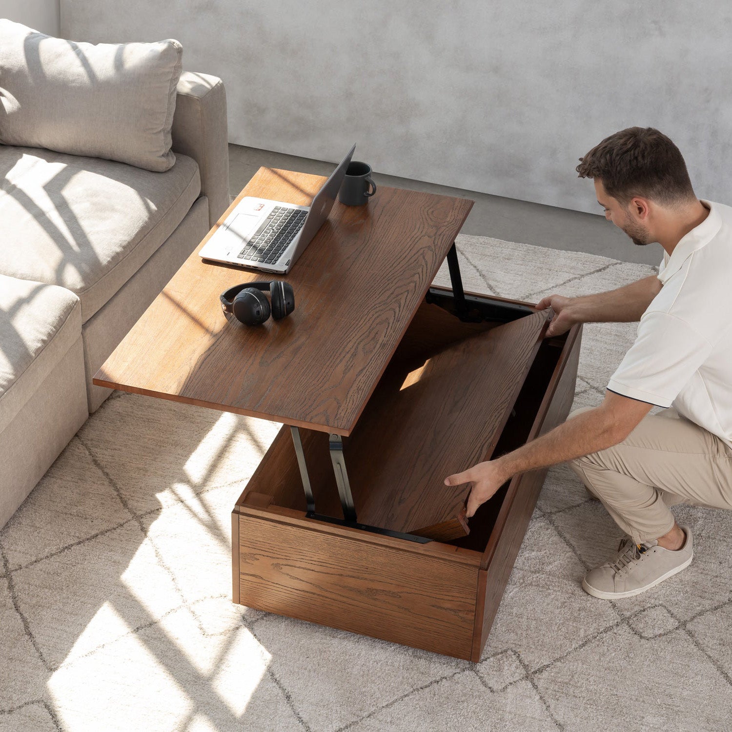 Transformer - Coffee table with panel storage - Walnut