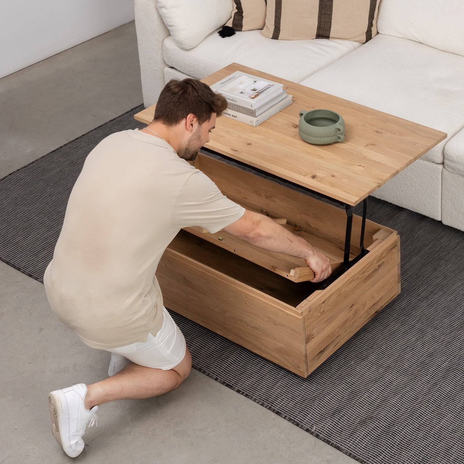 Transformer - Coffee table with panel storage - Scandinavian oak