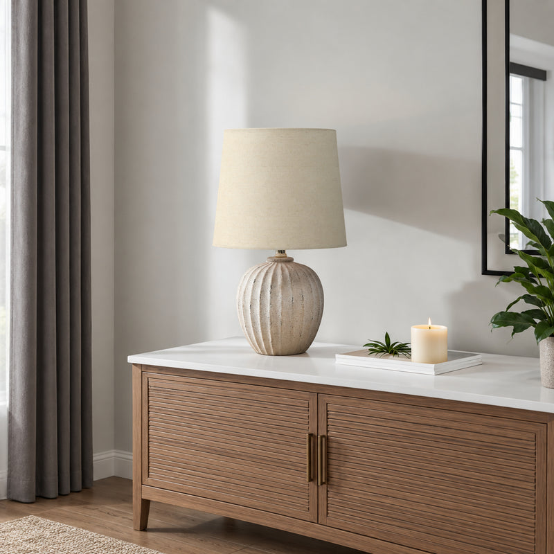 Lampe de Table - 19"H / Résine beige / Beige - vue d’ambiance