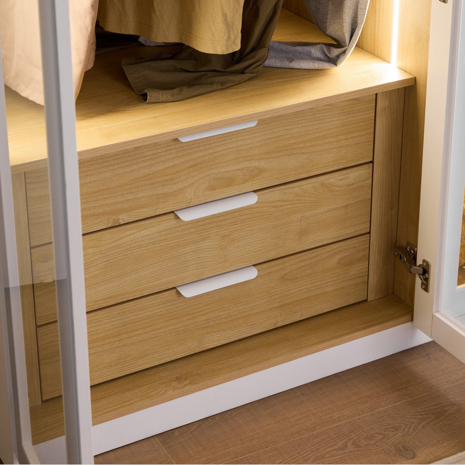 Alvero - Wardrobe - 4 Doors and 3 Drawers - White and Wood